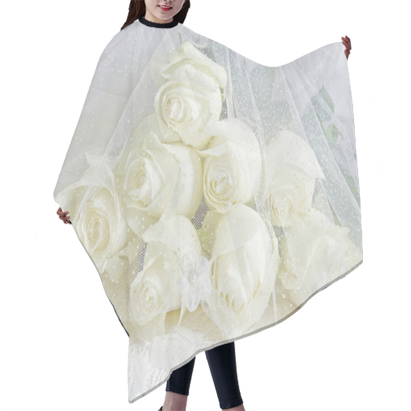 Personality  Elegant Dreamy White  Roses With Sparkly Netting Cover Hair Cutting Cape