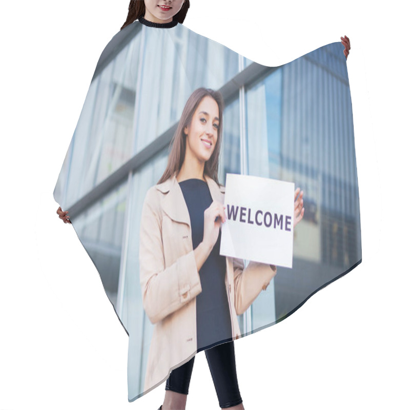 Personality  Women Business With The Poster With Welcome Message Hair Cutting Cape