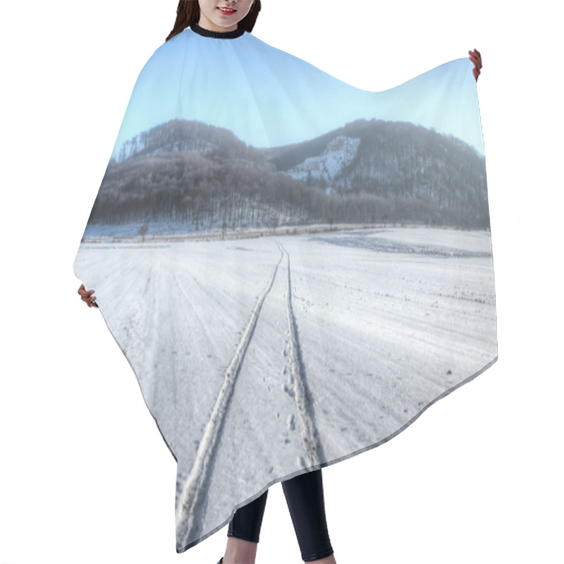 Personality  Winter Field Scene Hair Cutting Cape