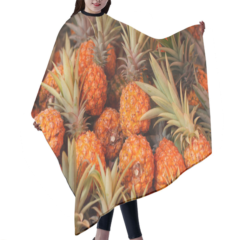 Personality  Pineapple In Market Hair Cutting Cape