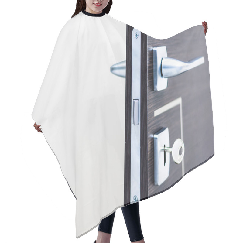 Personality  Modern, Contemporary Satin Handle And Keyhole Detail Hair Cutting Cape