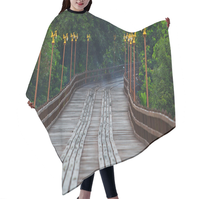 Personality  Wood Bridge Hair Cutting Cape