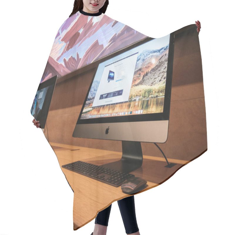 Personality  Side View Of The Latest Apple IMac Pro Professional Workstation Hair Cutting Cape