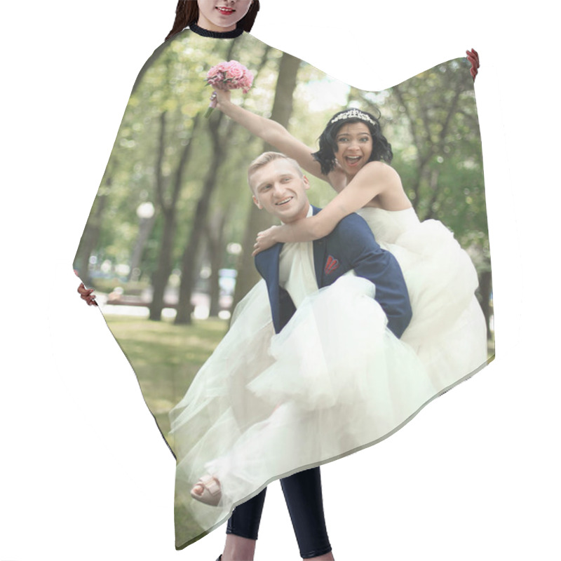 Personality  Funny Bride And Groom Having Fun In The Park Hair Cutting Cape