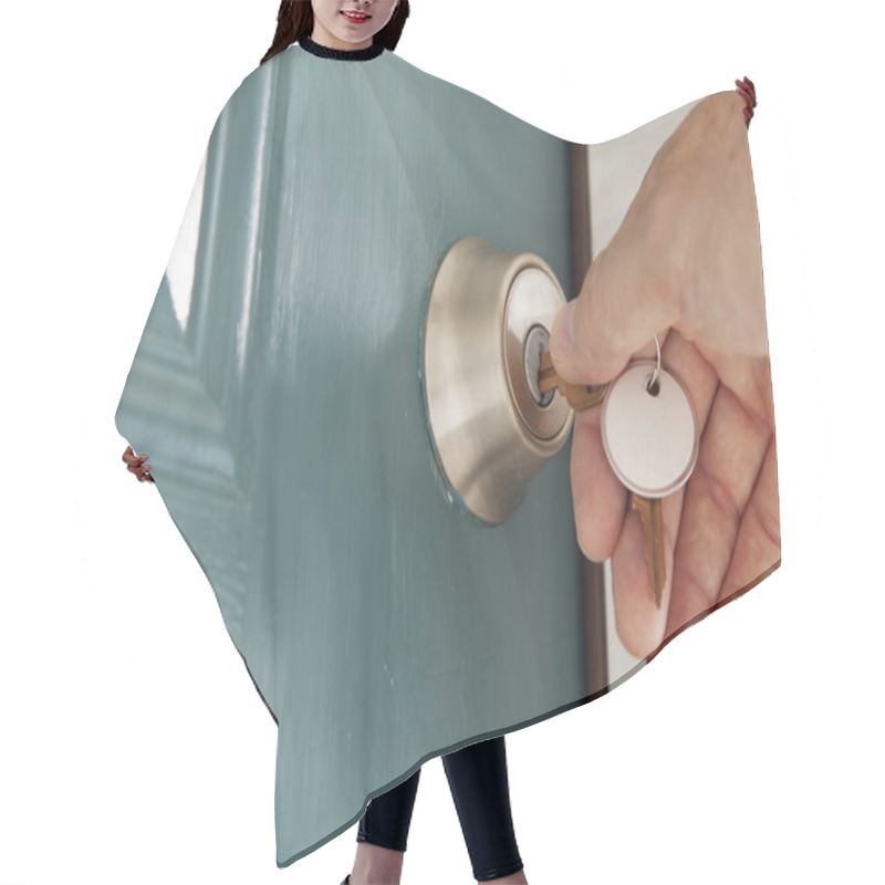 Personality  Locking The Door Hair Cutting Cape