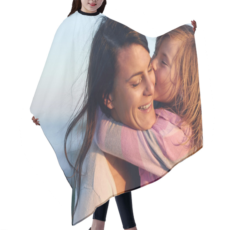 Personality  Mother And Daughter Hugging Hair Cutting Cape