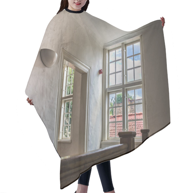 Personality  Window Frames Hair Cutting Cape