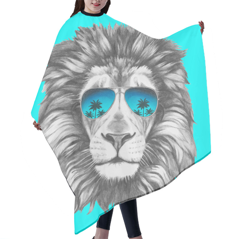 Personality  Portrait Of Lion With Sunglasses Hair Cutting Cape