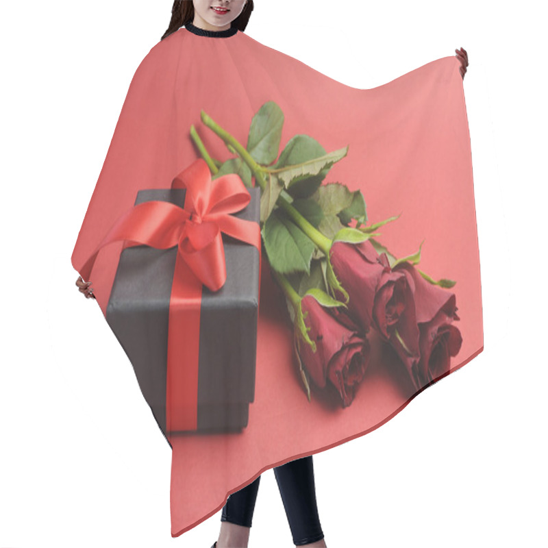 Personality  Happy Valentines Day Black Box With Red Ribbon Gift And Red Roses Hair Cutting Cape