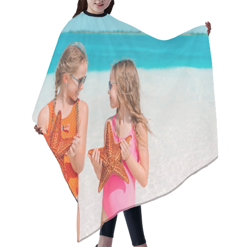 Personality  Adorable Little Girls With Starfish On White Empty Beach Hair Cutting Cape