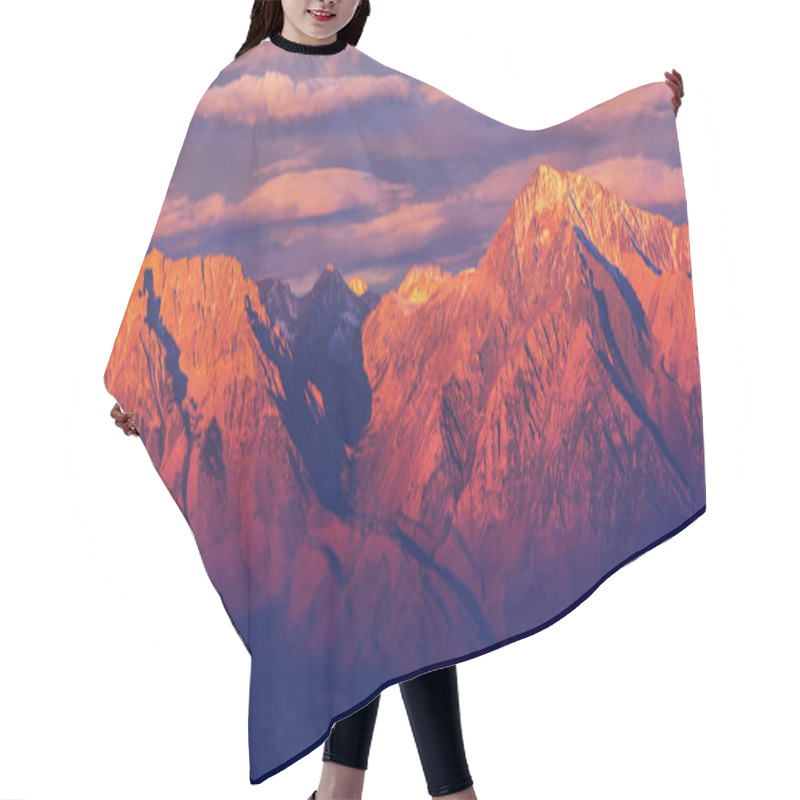 Personality  Sierra Nevada Mountains Hair Cutting Cape