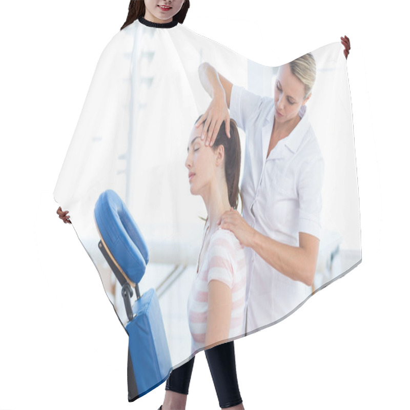 Personality  Woman Having Neck Massage Hair Cutting Cape