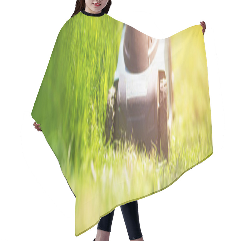 Personality  Grass Cutter Mowing The Lawn In Summer Hair Cutting Cape