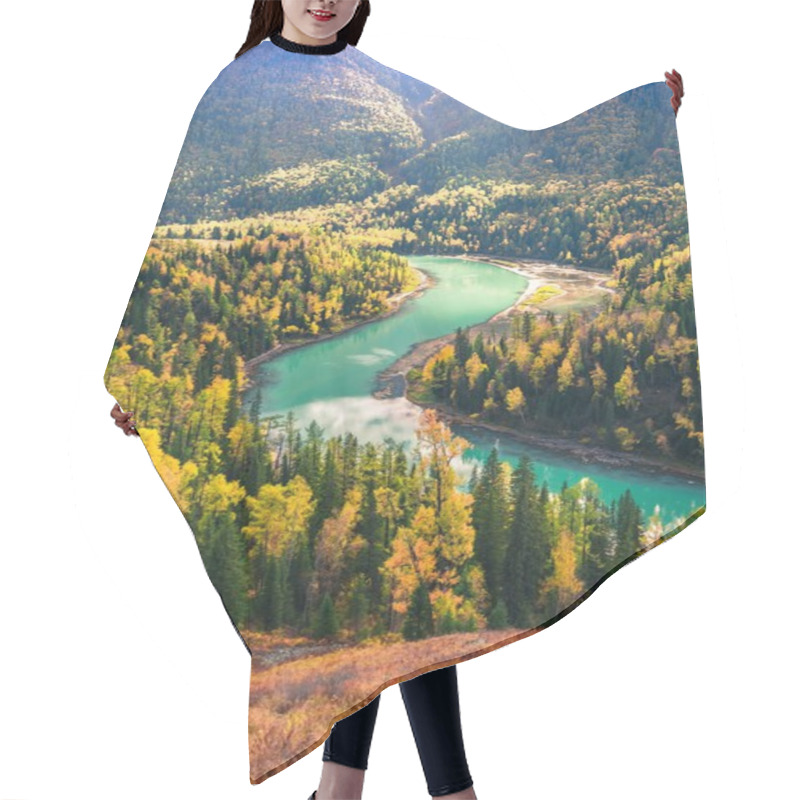 Personality  Xinjiang Kanas River Moon Bay Autumn Scenery Hair Cutting Cape