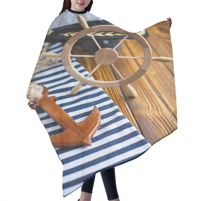 Personality  Decorative Wooden Steering Wheel Hair Cutting Cape