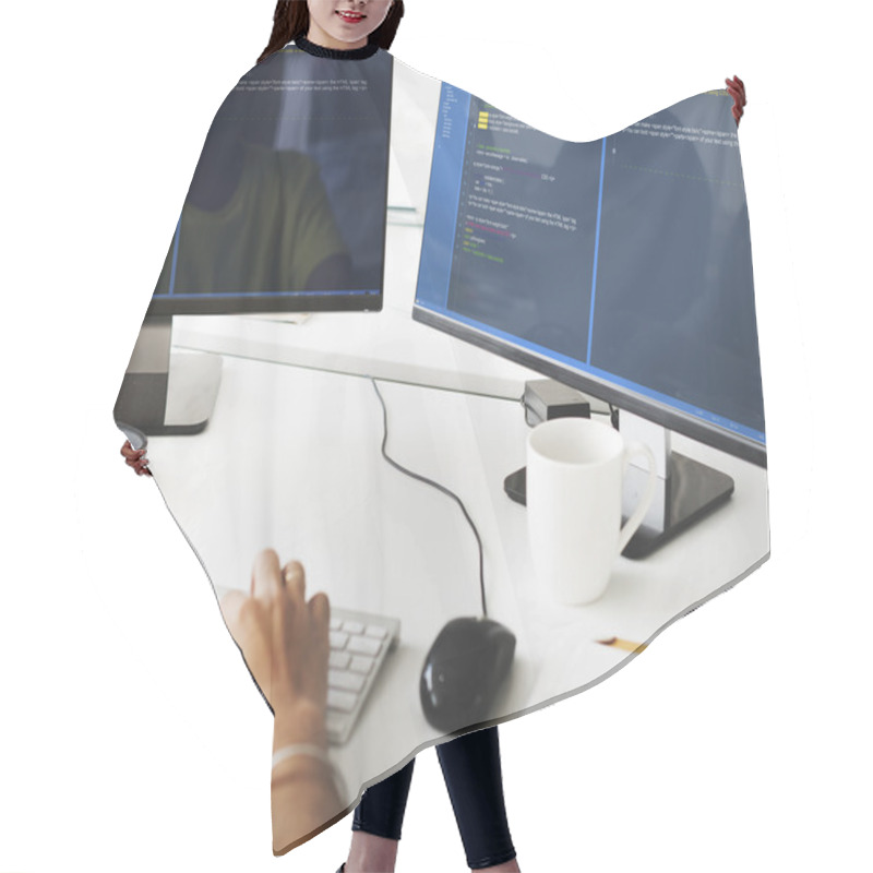 Personality  Computer With Html Code On Monitor Hair Cutting Cape