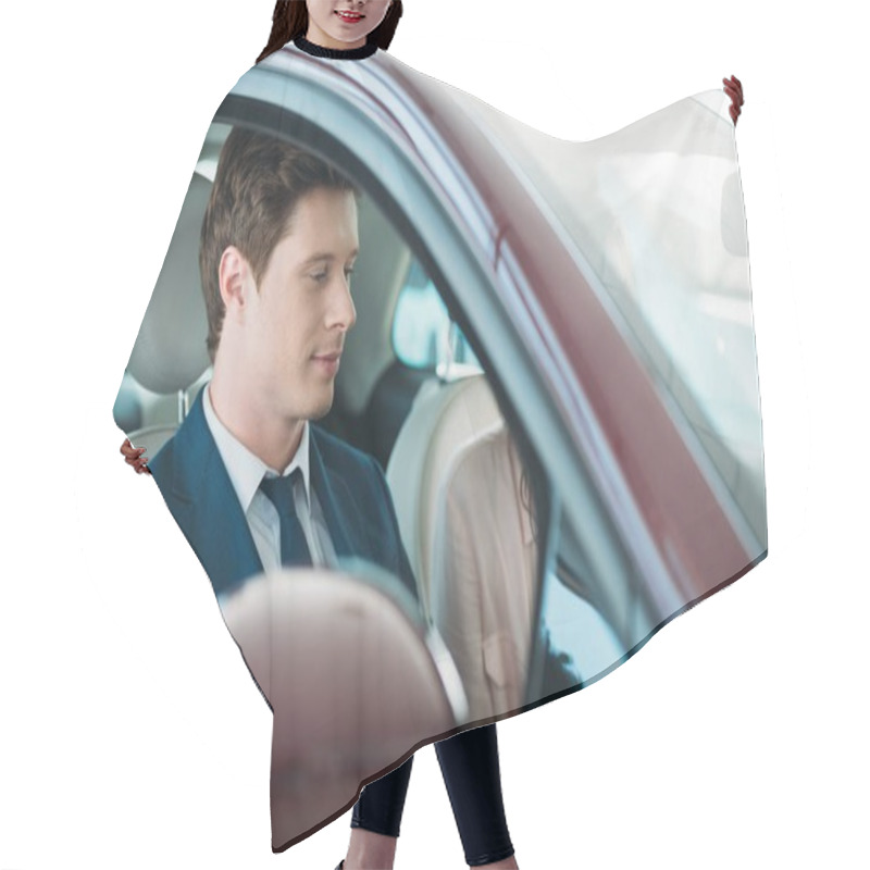 Personality  Manager Sitting In Car With Customer Hair Cutting Cape