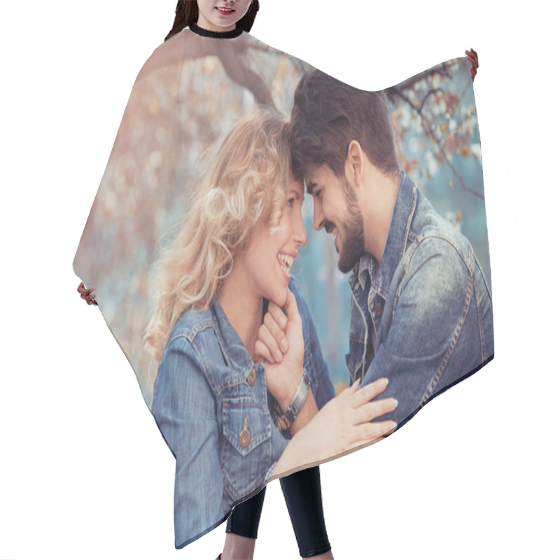 Personality  Young Couple In Love Outdoor Hair Cutting Cape