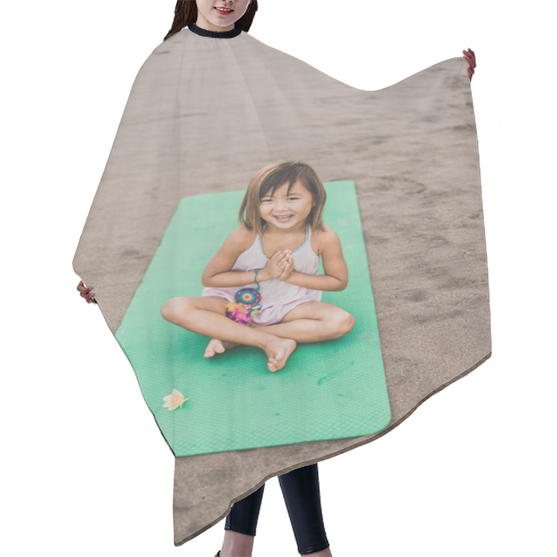 Personality  Namaste Mudra Hair Cutting Cape