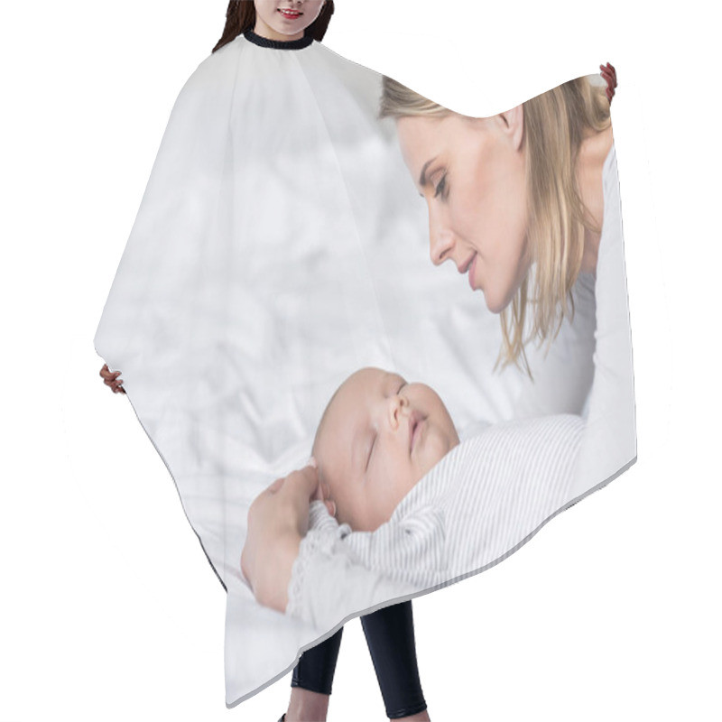 Personality  Mother With Sleeping Baby Hair Cutting Cape