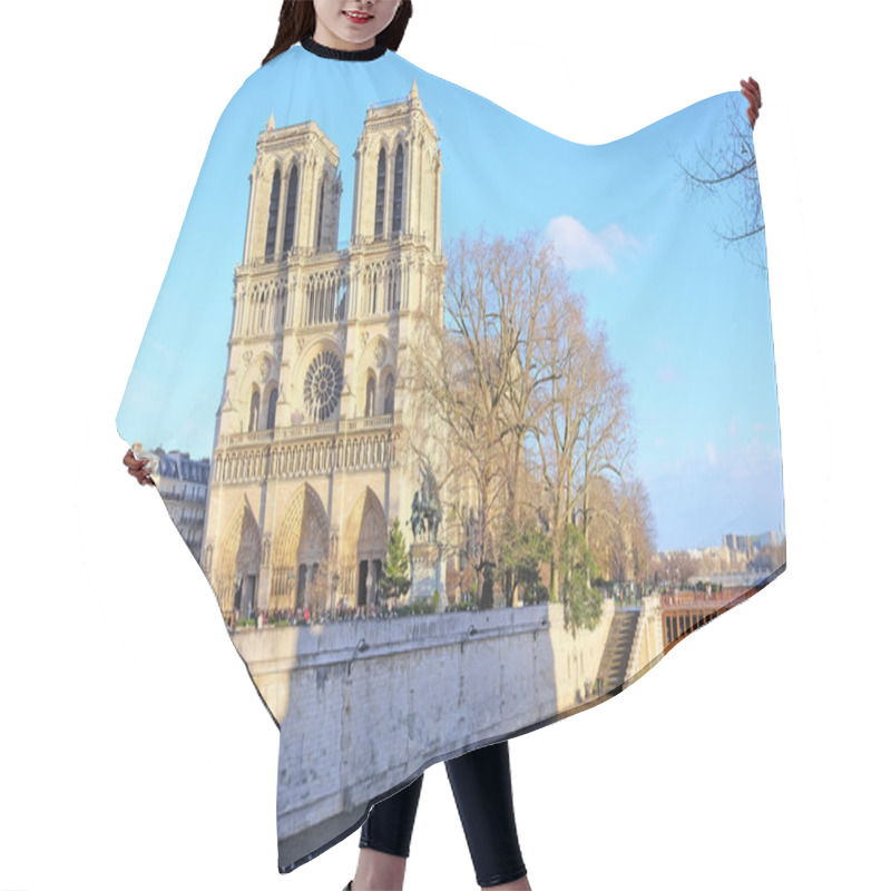 Personality  Notre Dame De Paris Hair Cutting Cape