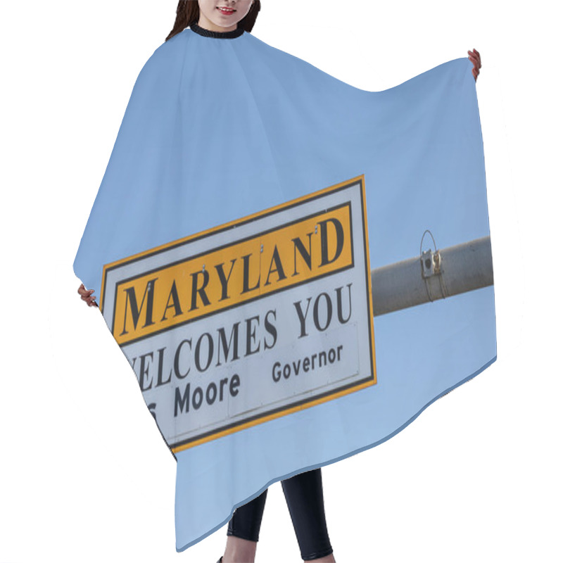 Personality  Ocean City, Maryland, USA Sept 3, 2024 A Roadsign Above The 528 Coastal Highway Says Welcome To Maryland, Wes Moore, Governor. Hair Cutting Cape