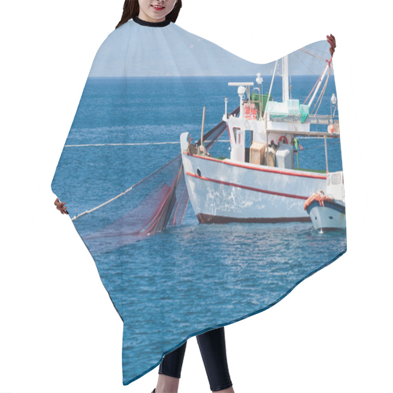 Personality  Mediterranean Fishing Boat Puliling Nets Hair Cutting Cape