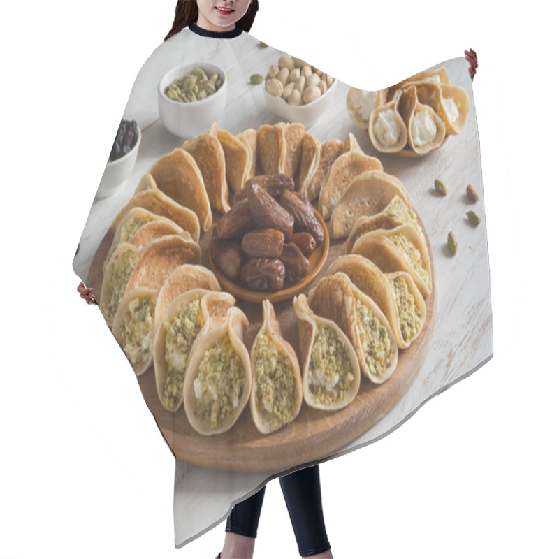 Personality  Arabian Pancake Stuffed With Sweet Cheese Hair Cutting Cape