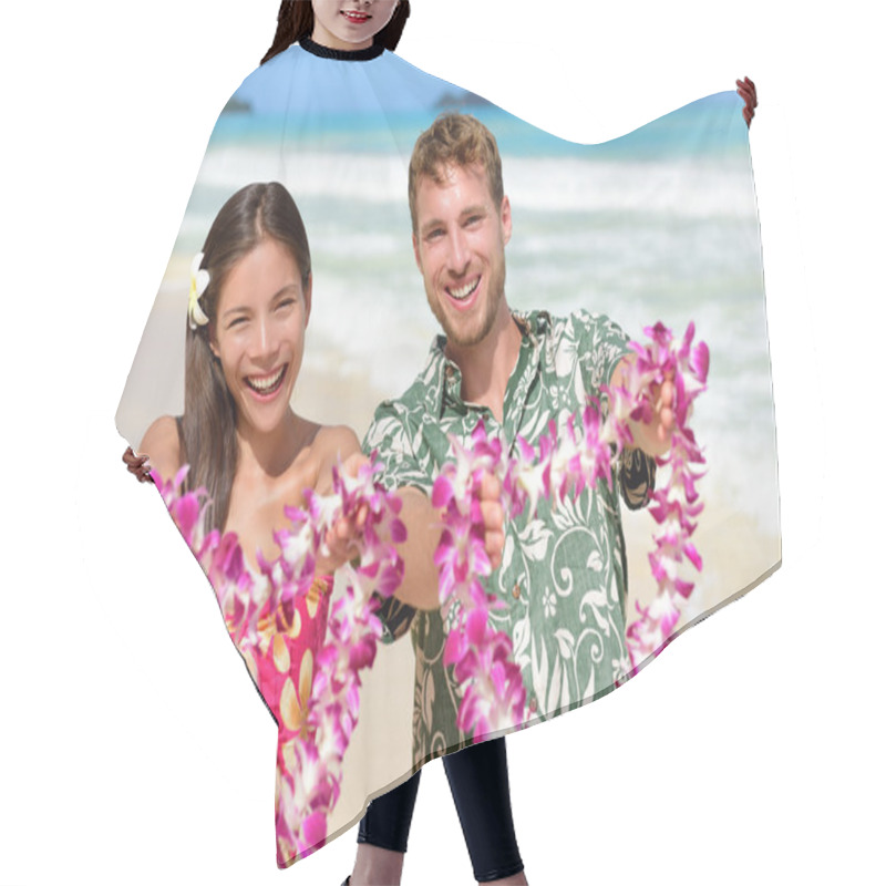 Personality  Hawaiian People Showing Leis Flower Necklaces Hair Cutting Cape