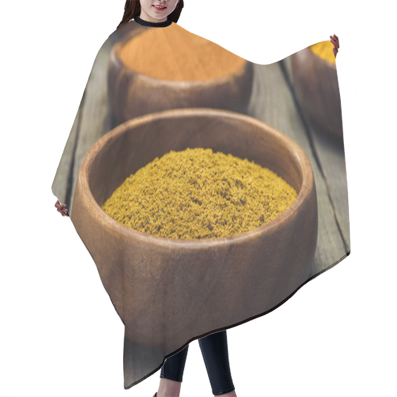 Personality  Wooden Bowls With Turmeric  Hair Cutting Cape