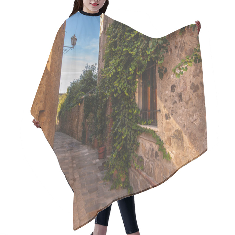 Personality  Unknown Streets In The Old Medieval Town In Italy Hair Cutting Cape