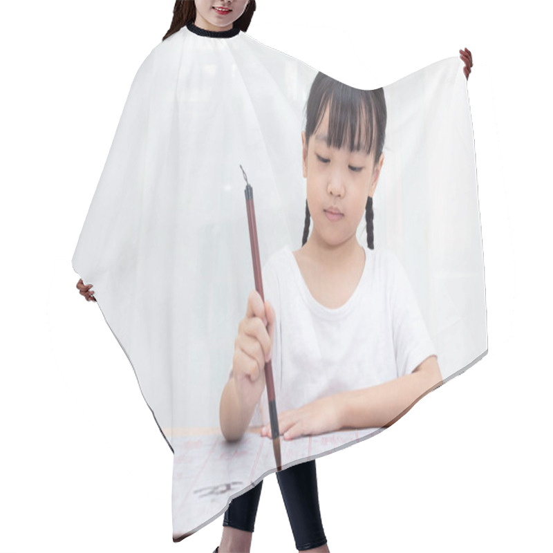 Personality  Asian Little Chinese Girl Practice Chinese Calligraphy At Home Hair Cutting Cape