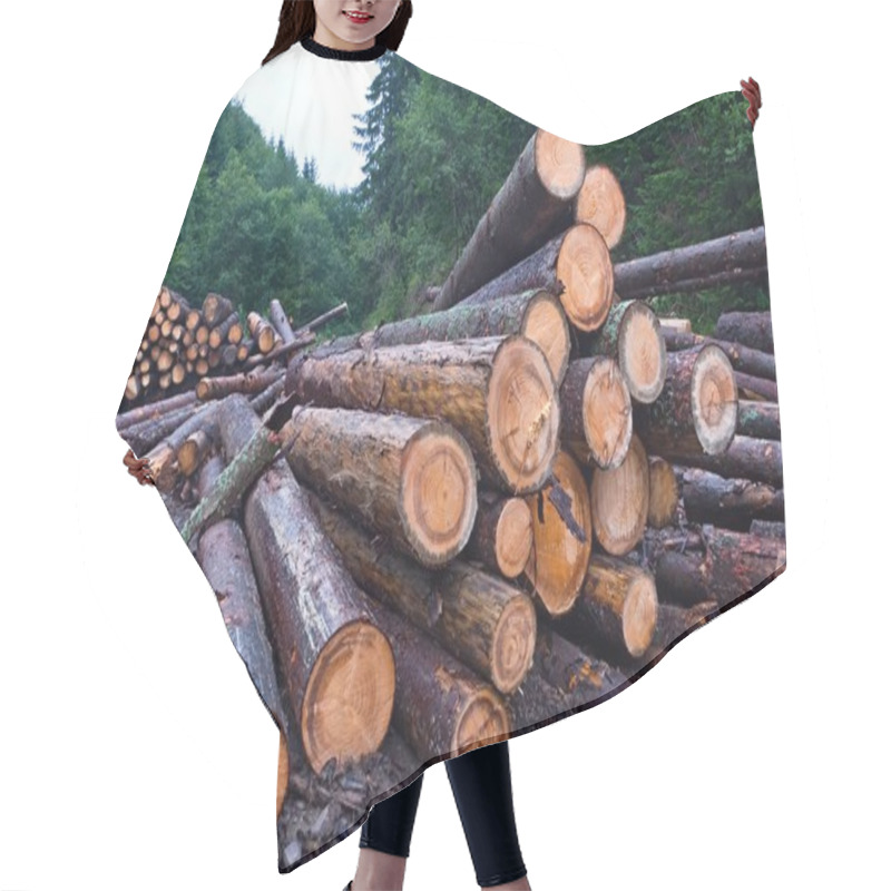 Personality  Sawed Pine Tree Barrels Hair Cutting Cape