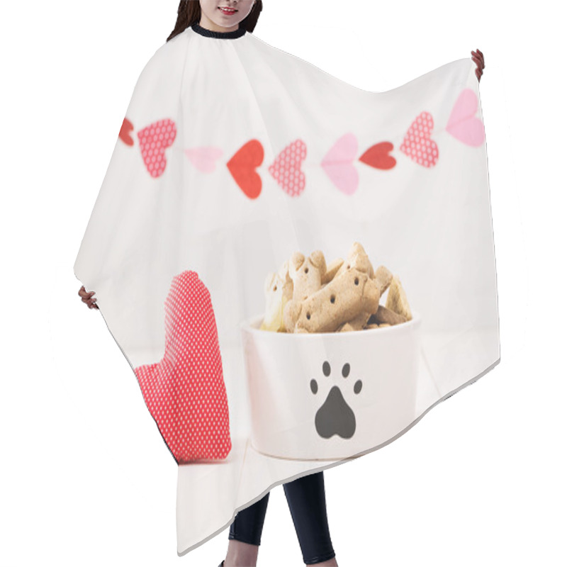 Personality  Dog Treats On Bowl With A Heart Cushion Hair Cutting Cape