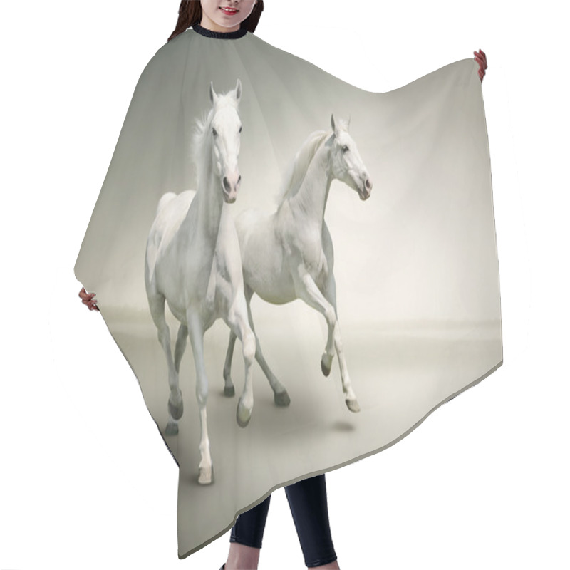 Personality  White Horses Hair Cutting Cape