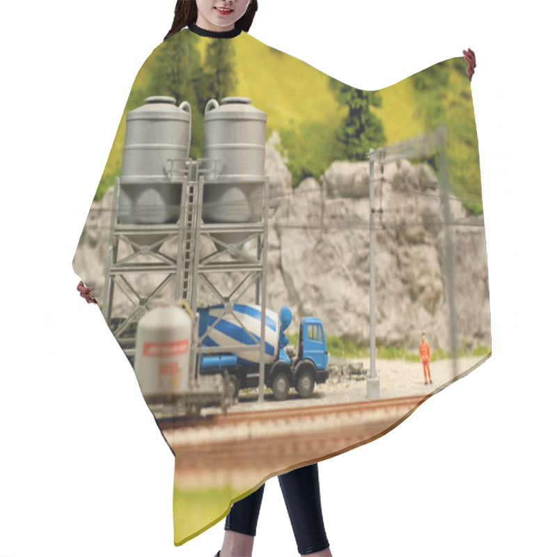 Personality  Cement Silos Hair Cutting Cape