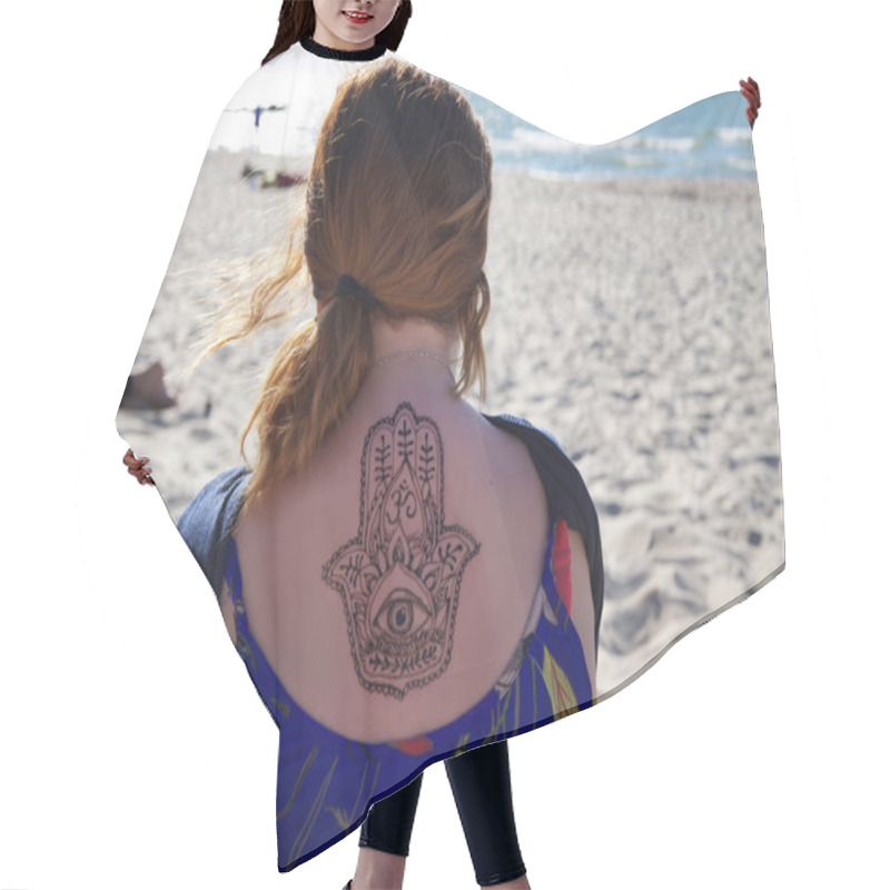 Personality  Henna Tattoo Mehendy Painted On Back Hamsa Hair Cutting Cape