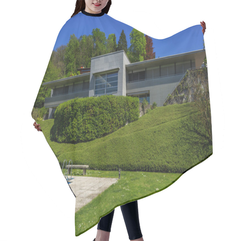 Personality  Outside Of Modern House In Summer, Swimming Pool Hair Cutting Cape