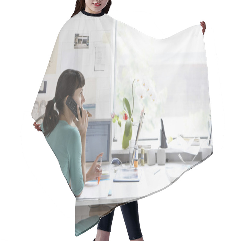 Personality  Business Woman With Cell Phone Hair Cutting Cape