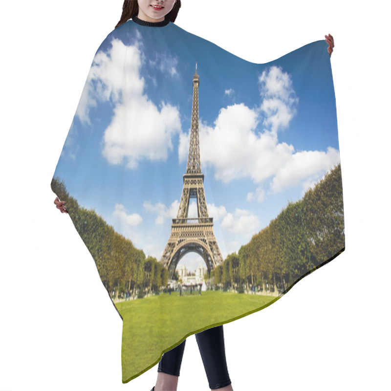 Personality  Beautiful Eiffel Tower Hair Cutting Cape