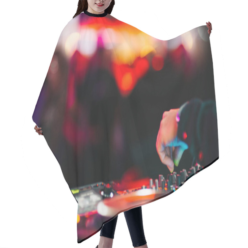 Personality  Deejay Record Player Hair Cutting Cape