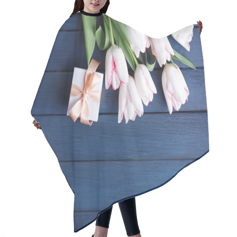 Personality  Bouquet Of Fresh Tulips  Hair Cutting Cape