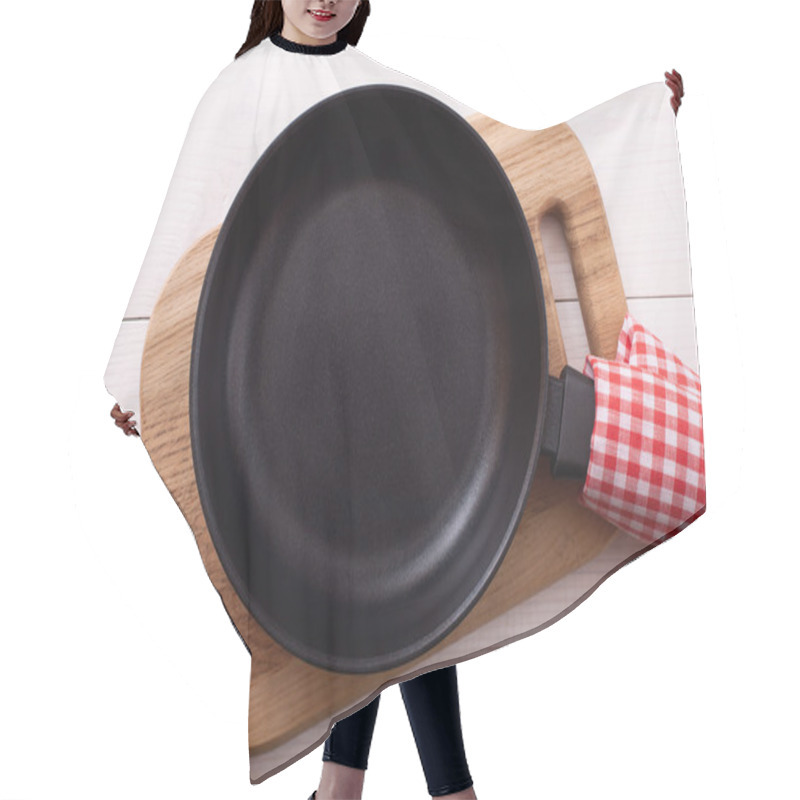 Personality  Empty Pan On Wooden Deck Table With Tablecloth  Hair Cutting Cape