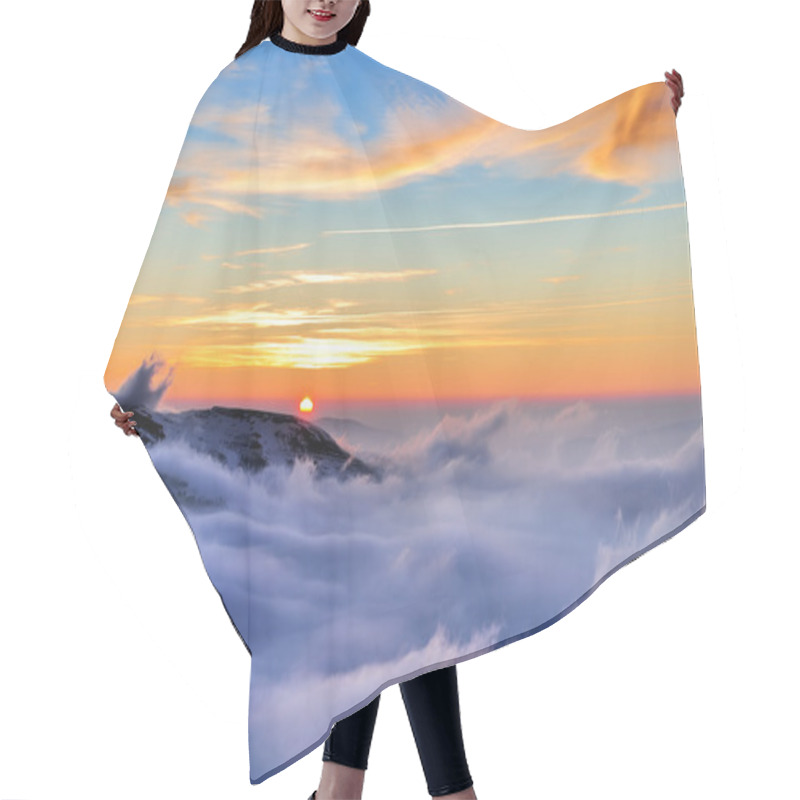 Personality  Winter Mountain Hair Cutting Cape