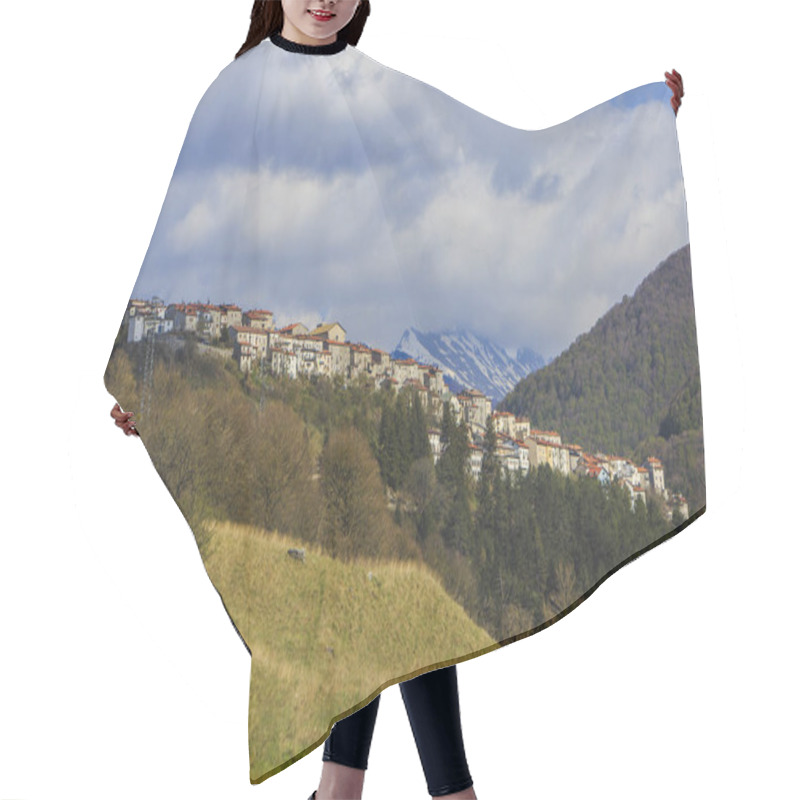 Personality  Opi, medieval village on the Abruzzo Mountains in Italy hair cutting cape