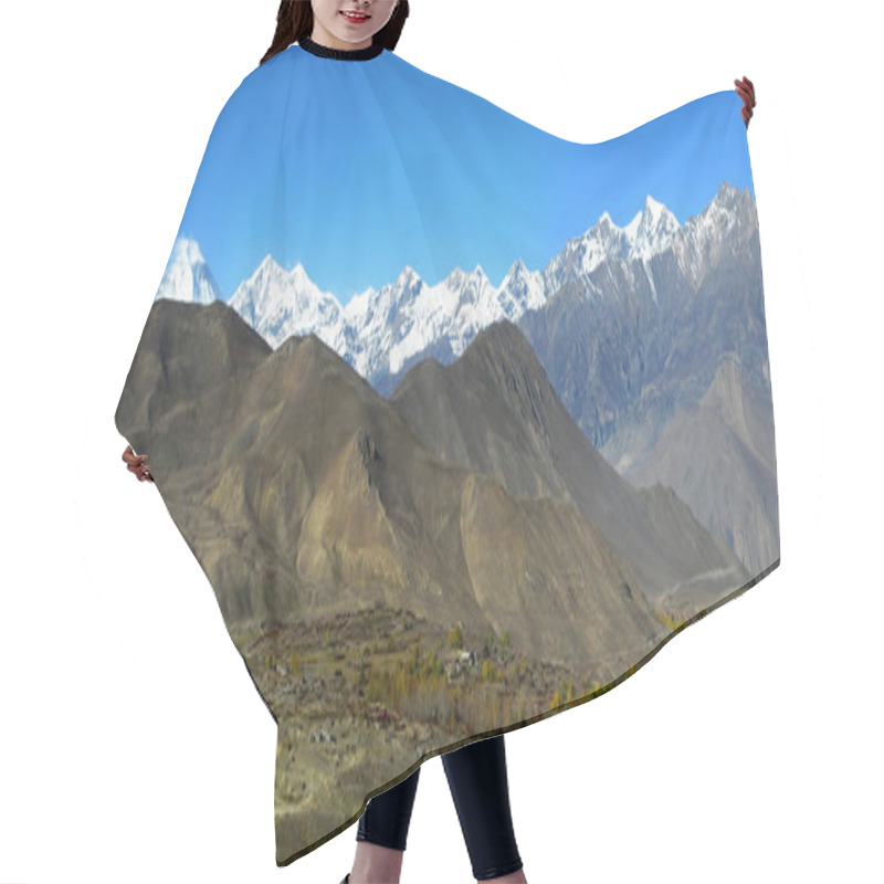 Personality  Panoramic Veiw Of The Himalayan Mountains And Dhaulagiri Mount A Hair Cutting Cape