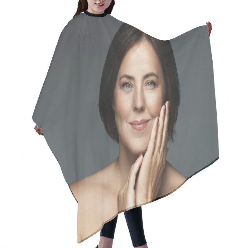 Personality  Portrait Of A Beautiful Middle Aged Woman With Clean Wrinkled Skin Hair Cutting Cape