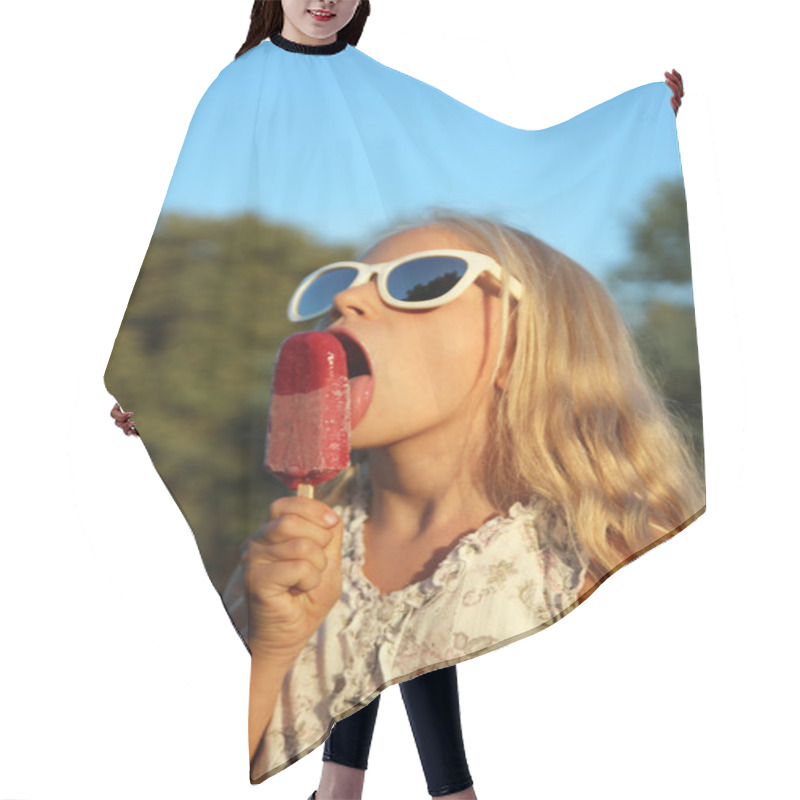 Personality  Little Girl And Ice Cream Hair Cutting Cape