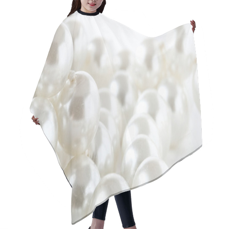 Personality  Pearl On The White Background Hair Cutting Cape