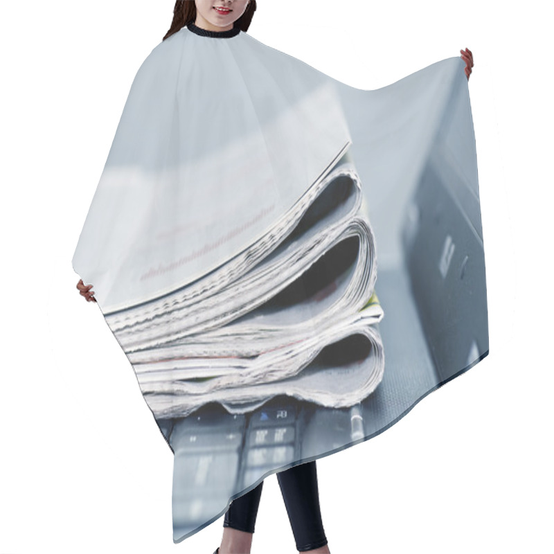 Personality  Online News Hair Cutting Cape